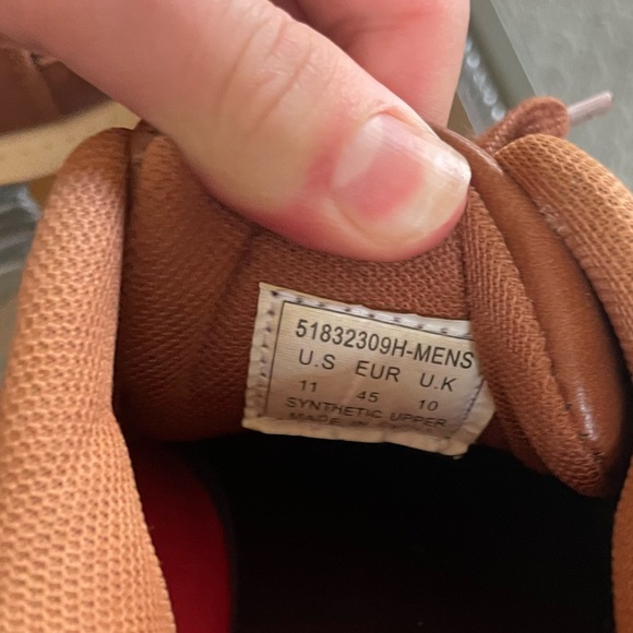 Levi Sneakers - Picture 6 of 6